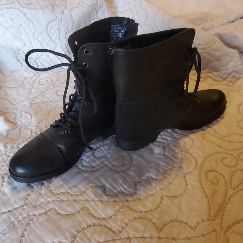 Steve Madden Boots - Picture 4 of 5